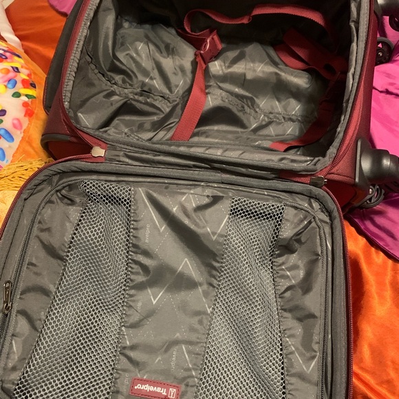 Travelpro Burgundy Rolling Carry on - Picture 5 of 11